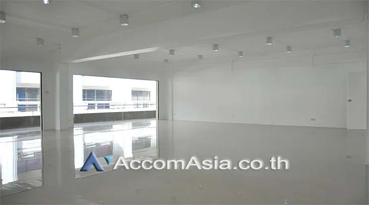 unit Office space For Rent in Sukhumvit, Bangkok  near BTS Phra khanong (AA14005)